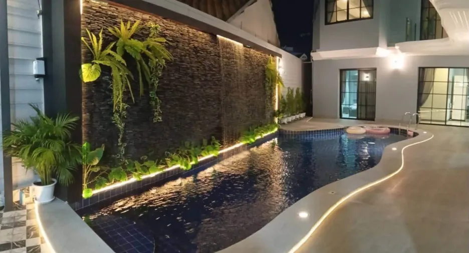 For rent 5 bedrooms villa in Bang Lamung, Chonburi