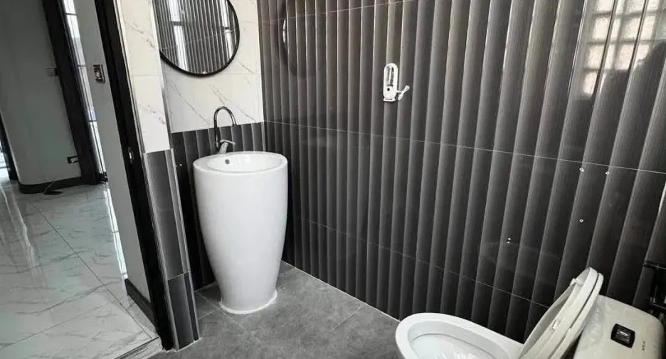 For rent 5 bedrooms villa in Bang Lamung, Chonburi