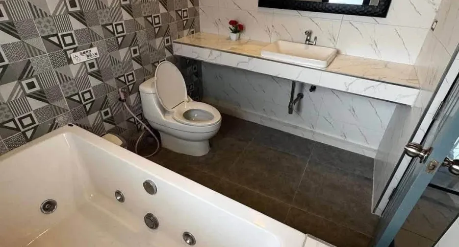 For rent 5 bedrooms villa in Bang Lamung, Chonburi