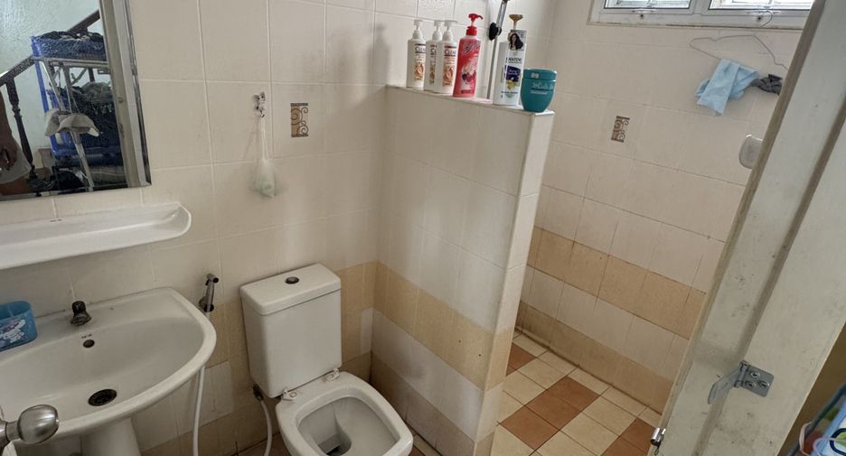 À vendre 3 chambres villa à Si Racha, Chonburi