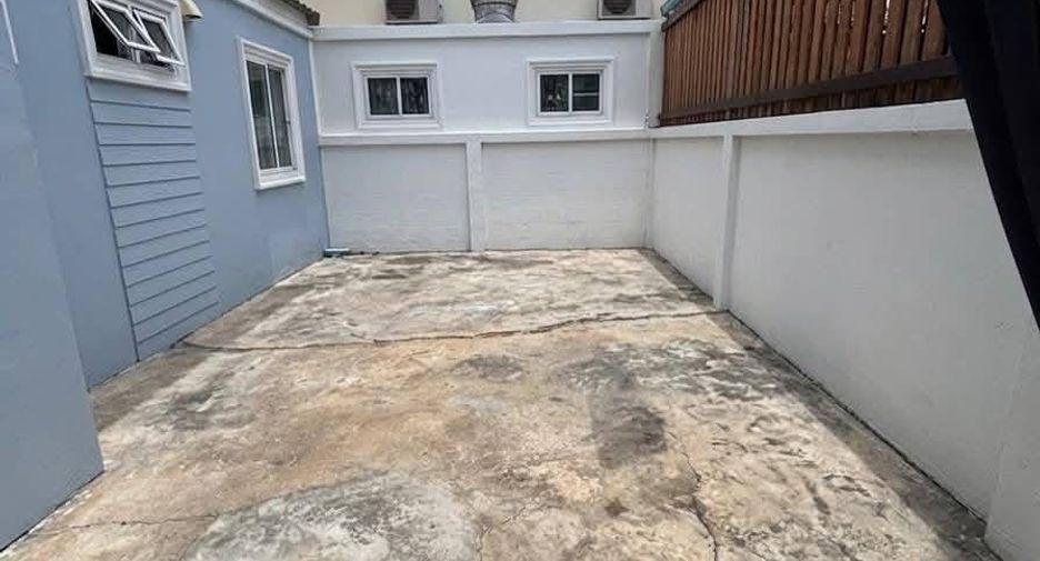 À vendre 3 chambres villa à Si Racha, Chonburi
