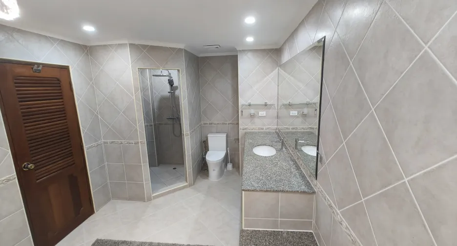 For sale and for rent 1 bed condo in Jomtien, Pattaya