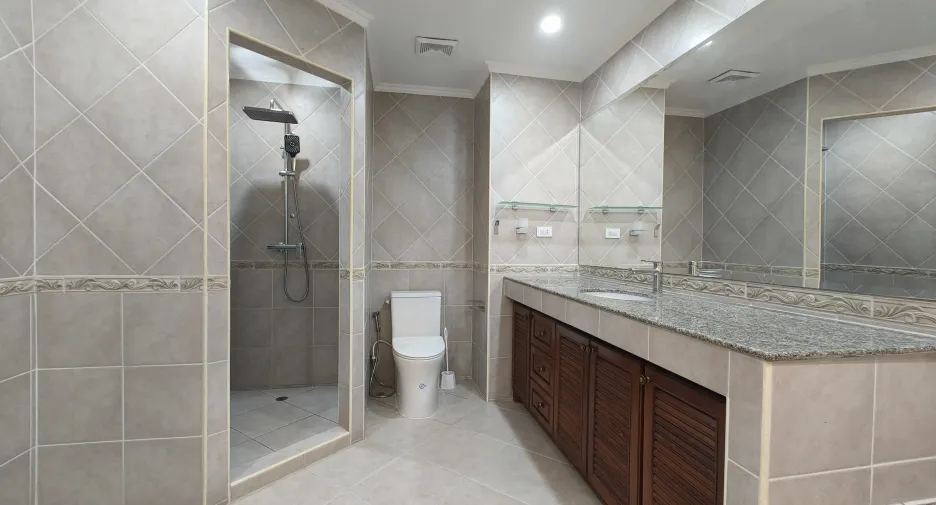 For sale and for rent 1 bed condo in Jomtien, Pattaya