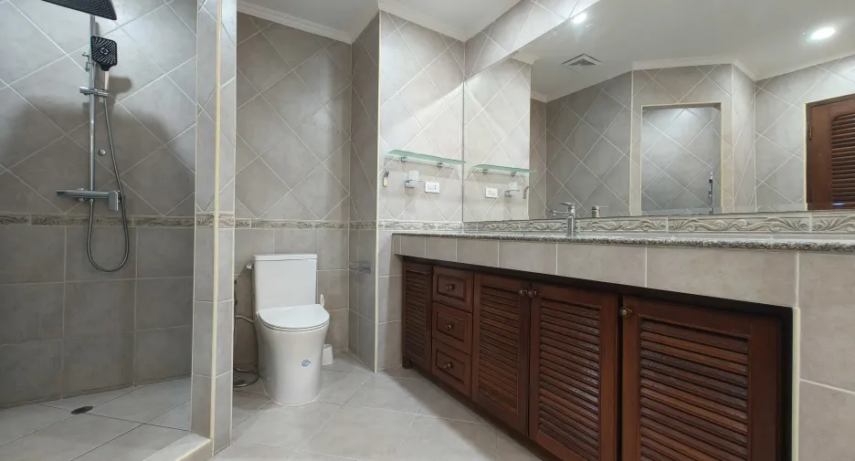 For sale and for rent 1 bed condo in Jomtien, Pattaya