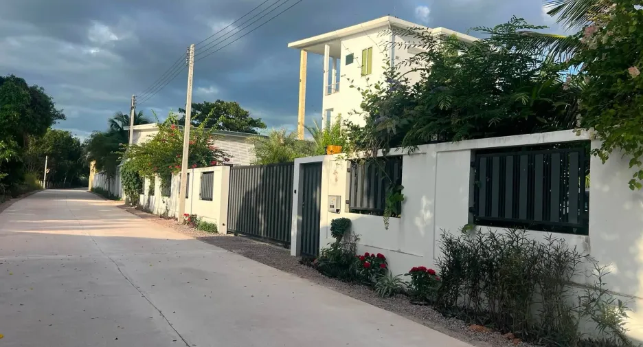 For rent 3 bedrooms villa in Hua Hin, Prachuap Khiri Khan