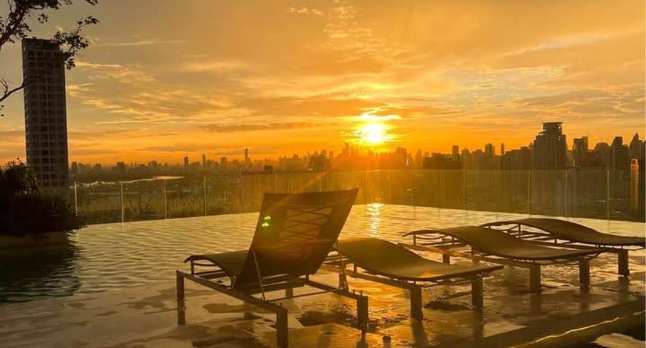 For rent and for sale 1 bed condo in Watthana, Bangkok