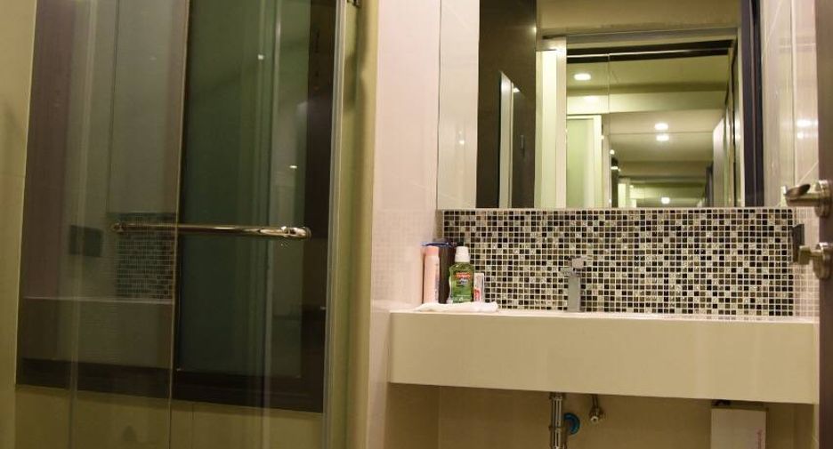For rent and for sale 2 bedrooms condo in Khlong Toei, Bangkok