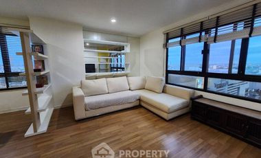 Condo en venta de 3 habitaciones en Yan Nawa, Bangkok