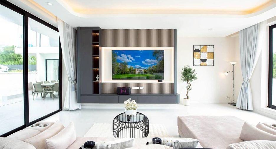 For sale 8 bedrooms villa in Bang Saray, Pattaya