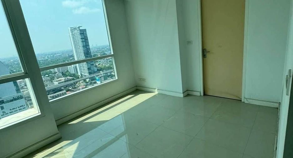 For sale 3 ベッドルーム condo in Dusit, Bangkok