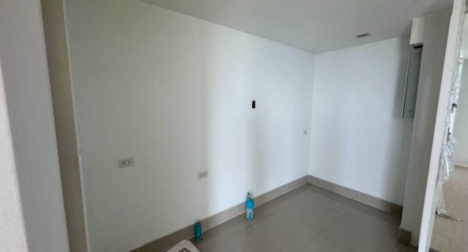 For sale 3 ベッドルーム condo in Dusit, Bangkok