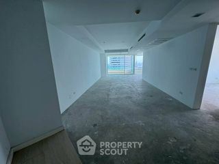 For sale 3 ベッドルーム condo in Dusit, Bangkok