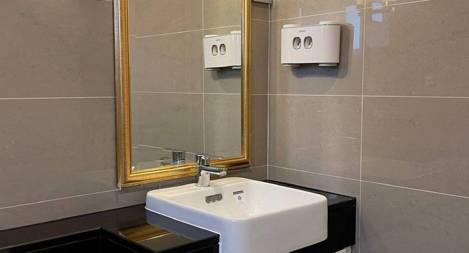 For sale 1 bed condo in Huai Khwang, Bangkok
