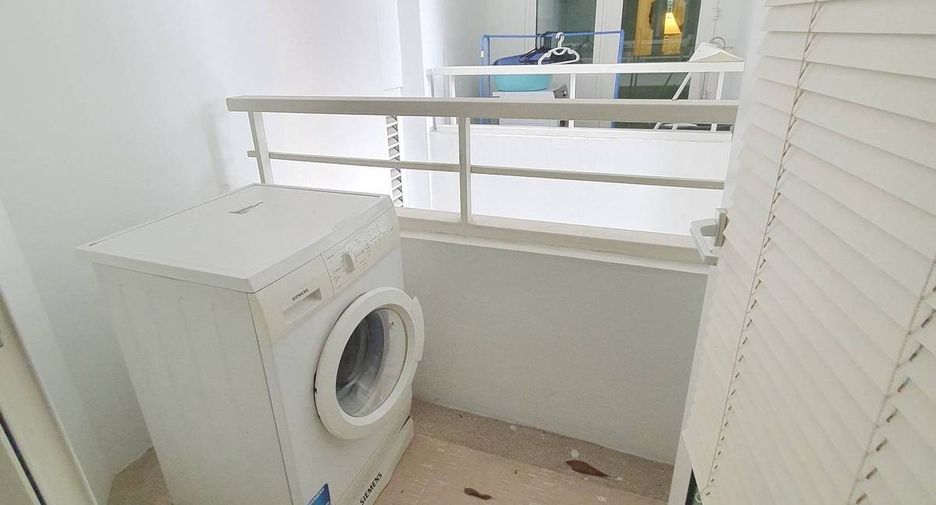 For sale 1 bed condo in Khlong Toei, Bangkok