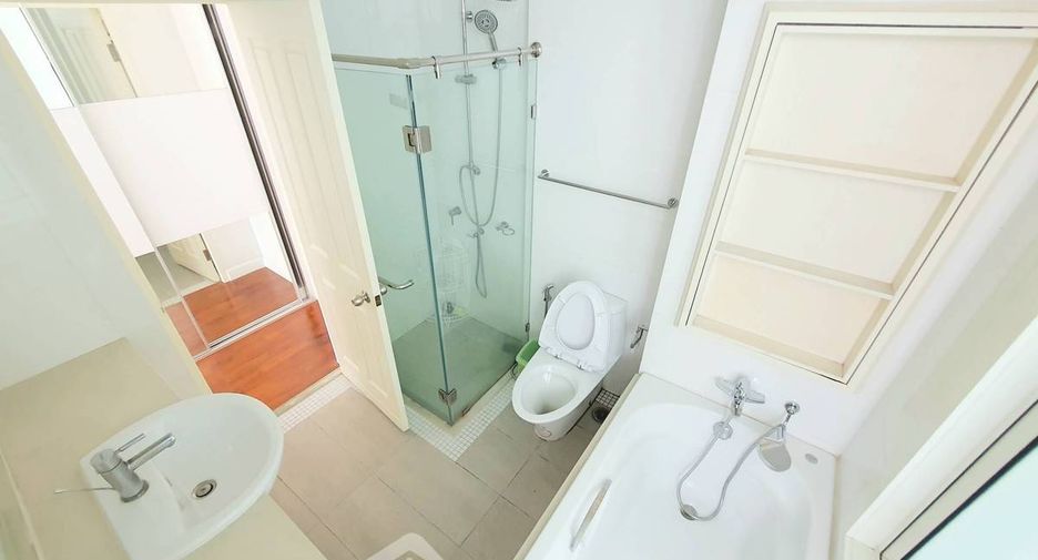 For sale 1 bed condo in Khlong Toei, Bangkok