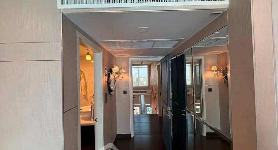 Condo en alquiler y en venta de 3 habitaciones en Yan Nawa, Bangkok