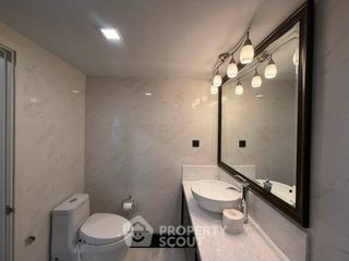 Condo en alquiler y en venta de 3 habitaciones en Yan Nawa, Bangkok
