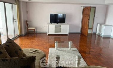 For sale 3 bedrooms condo in Watthana, Bangkok