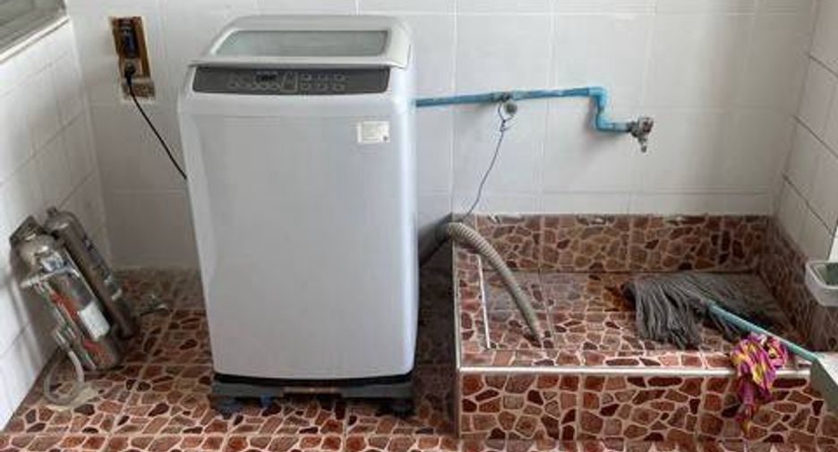 For sale 3 bedrooms condo in Watthana, Bangkok