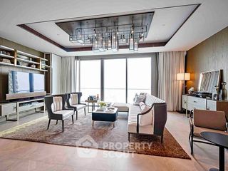 For sale 3 bedrooms condo in Khlong San, Bangkok