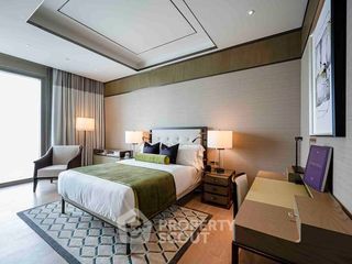 For sale 3 bedrooms condo in Khlong San, Bangkok