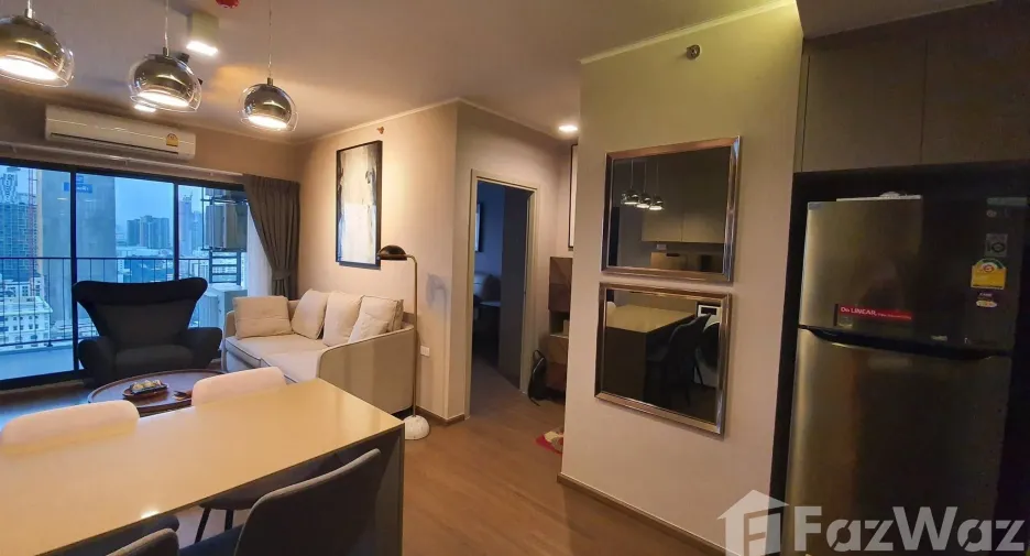 Condo en alquiler de 2 habitaciones en Phra Khanong, Bangkok