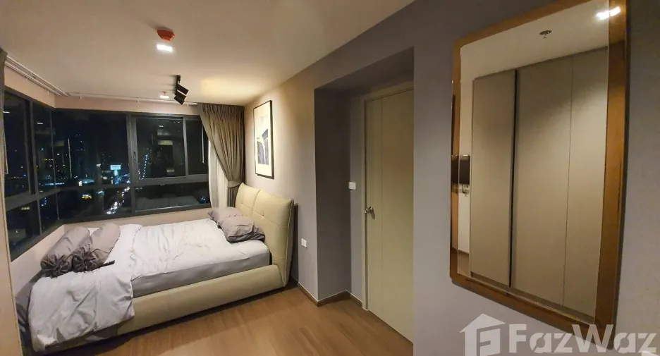 Condo en alquiler de 2 habitaciones en Phra Khanong, Bangkok