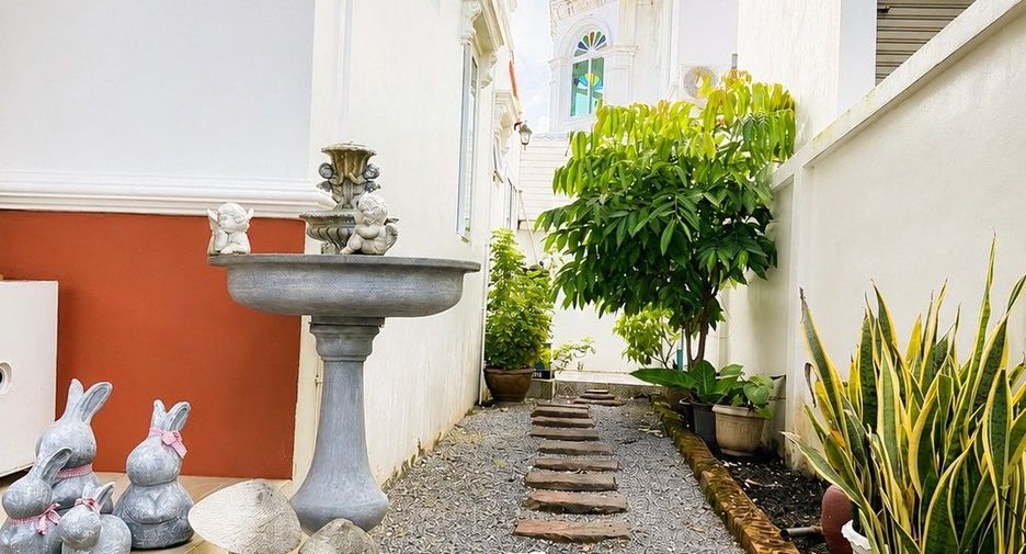 For sale 4 bedrooms house in Mueang Phuket, Phuket