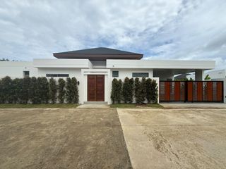 For rent 4 bedrooms villa in Thalang, Phuket