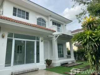 À vendre et à louer 3 chambres maison à Lat Krabang, Bangkok