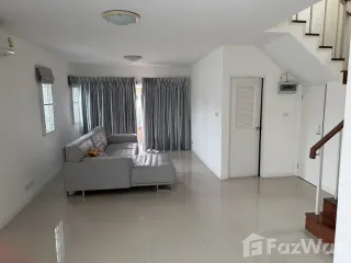 Haus zum Kauf mit 3 Zimmer in Khlong Sam Wa, Bangkok