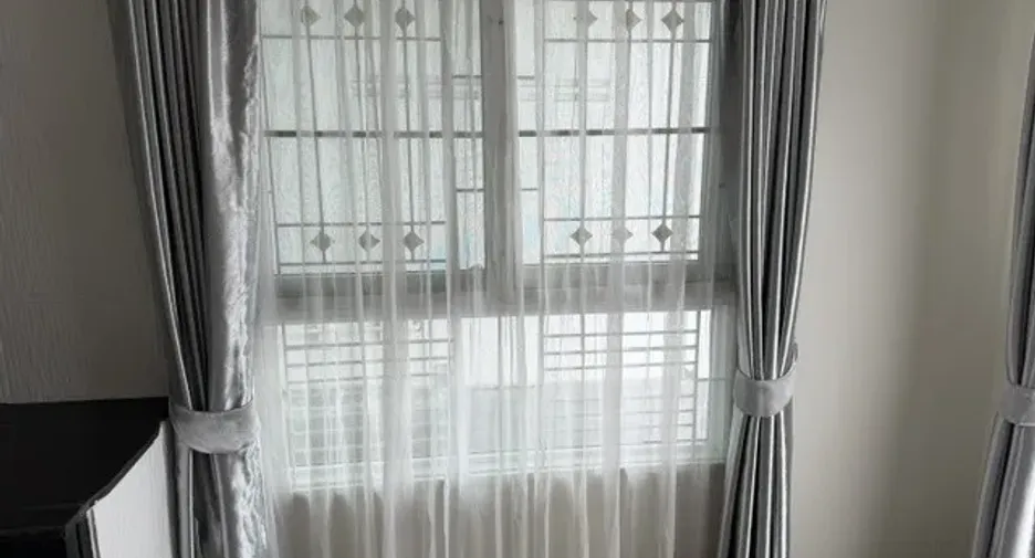 Haus zum Kauf mit 3 Zimmer in Khlong Sam Wa, Bangkok