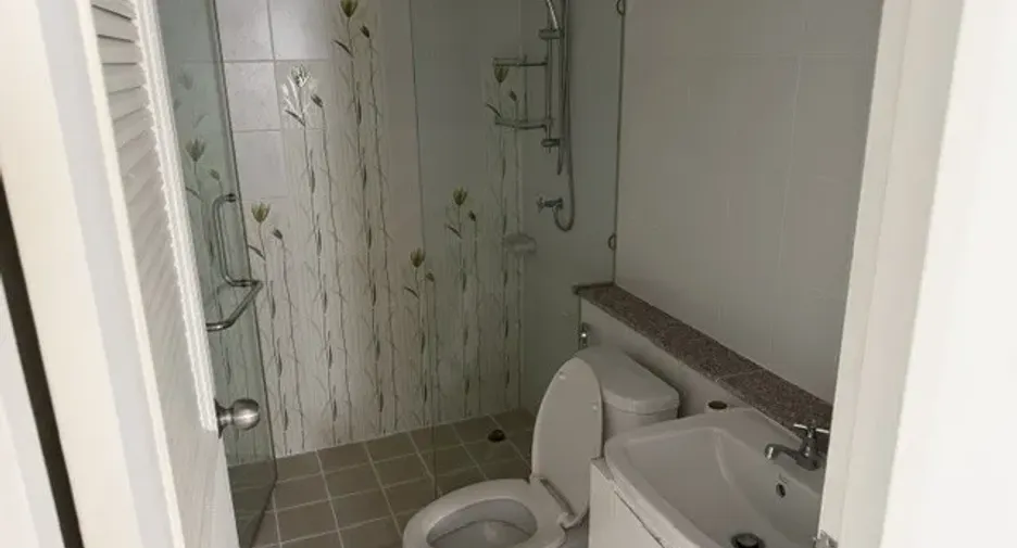 Haus zum Kauf mit 3 Zimmer in Khlong Sam Wa, Bangkok