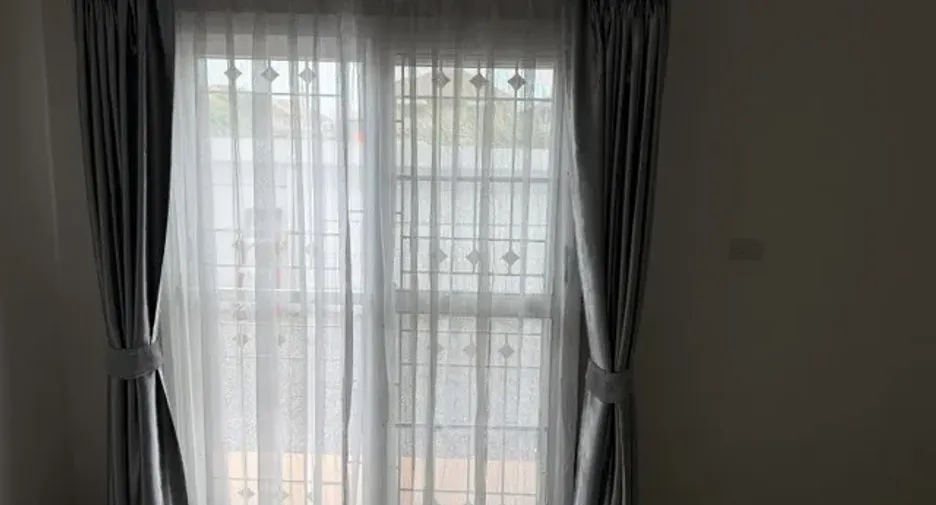 Haus zum Kauf mit 3 Zimmer in Khlong Sam Wa, Bangkok