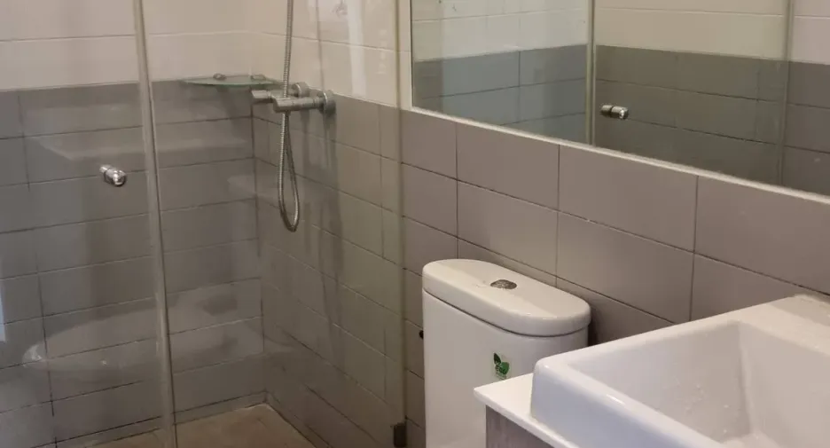 For sale 2 bedrooms condo in Huai Khwang, Bangkok