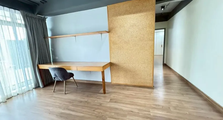 Condo en alquiler y en venta de 3 habitaciones en Watthana, Bangkok