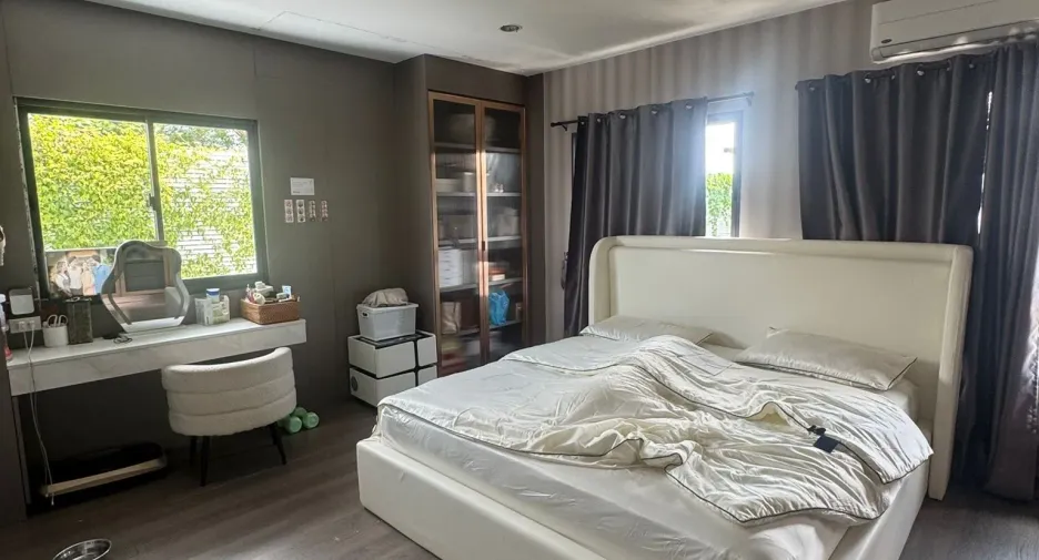 Haus zum Kauf mit 4 Zimmer in Bang Khae, Bangkok