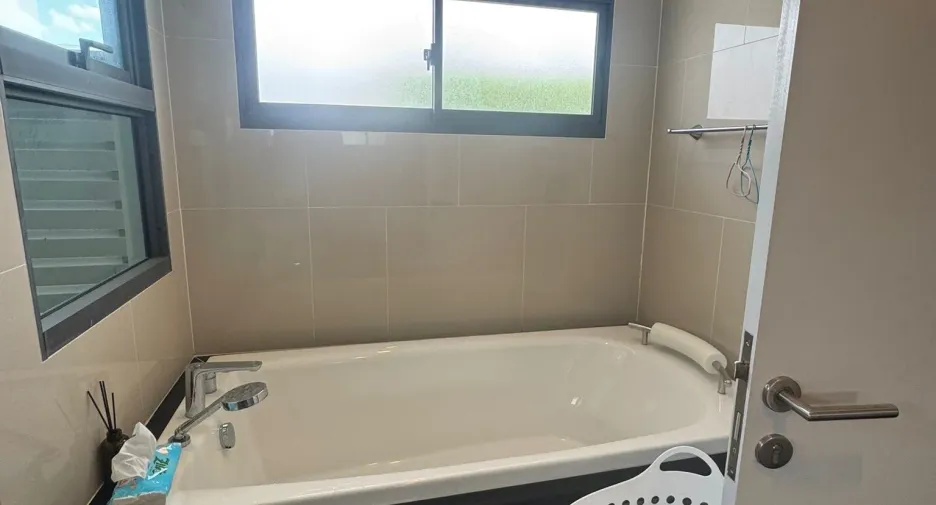 Haus zum Kauf mit 4 Zimmer in Bang Khae, Bangkok