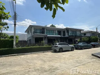 Haus zum Kauf mit 4 Zimmer in Bang Khae, Bangkok