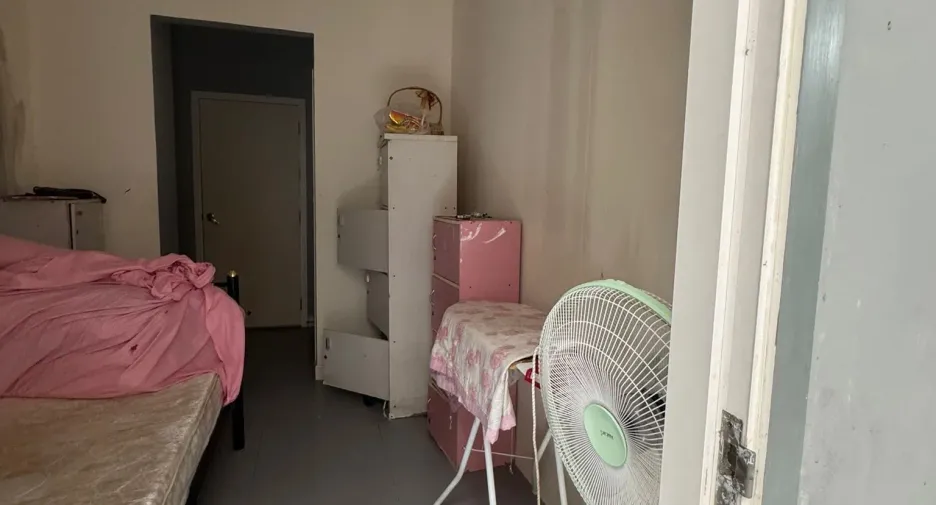 Haus zum Kauf mit 4 Zimmer in Bang Khae, Bangkok