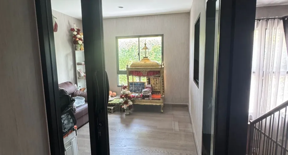Haus zum Kauf mit 4 Zimmer in Bang Khae, Bangkok