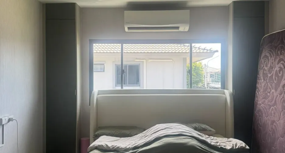 Haus zum Kauf mit 4 Zimmer in Bang Khae, Bangkok