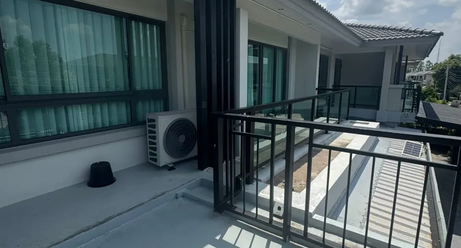 Haus zum Kauf mit 4 Zimmer in Bang Khae, Bangkok