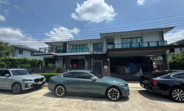 Haus zum Kauf mit 4 Zimmer in Bang Khae, Bangkok