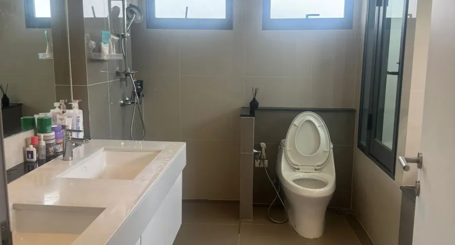 Haus zum Kauf mit 4 Zimmer in Bang Khae, Bangkok