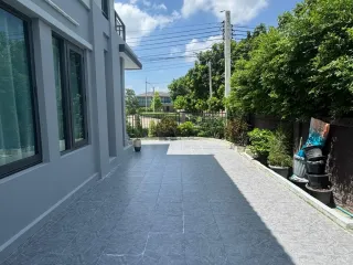 Haus zum Kauf mit 4 Zimmer in Bang Khae, Bangkok