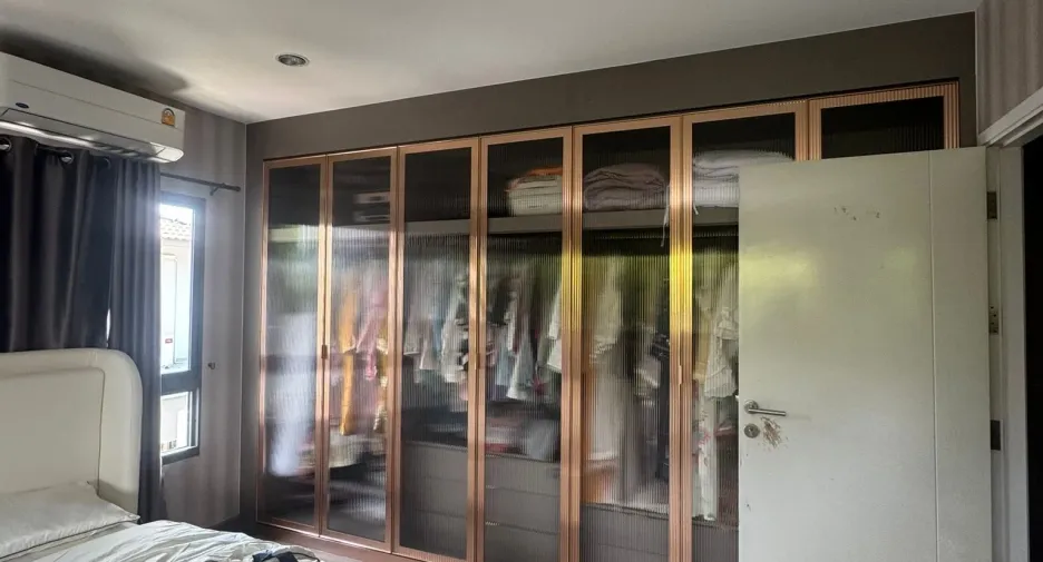 Haus zum Kauf mit 4 Zimmer in Bang Khae, Bangkok