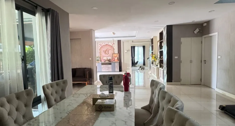 Haus zum Kauf mit 4 Zimmer in Bang Khae, Bangkok