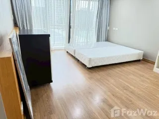 Condo en alquiler de 3 habitaciones en Watthana, Bangkok