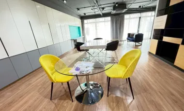 Condo en alquiler de 3 habitaciones en Watthana, Bangkok